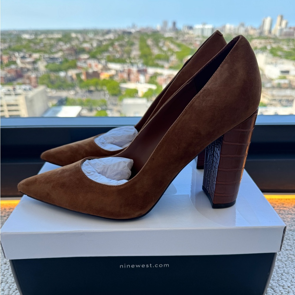 Brown suede and croc Nine West pointed heel. Never worn. - Picture 3 of 6